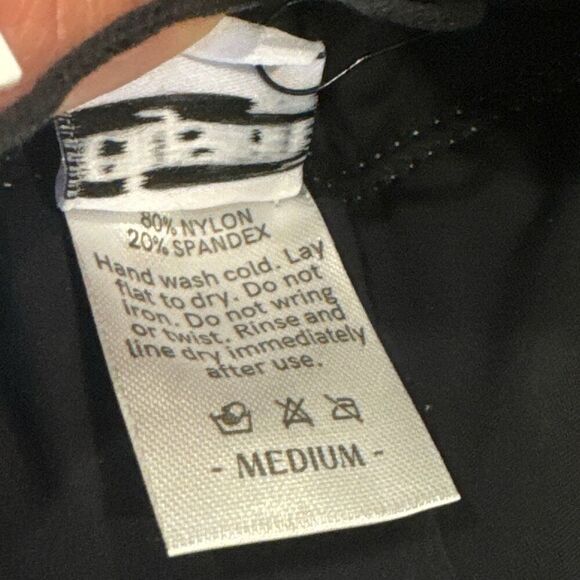 NWT Elysiian bikini top size medium - Picture 3 of 4